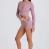 Mini-short en maille côtelée à nouer, couleur mauve