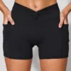 Mini-short à poches et taille torsadée, noir