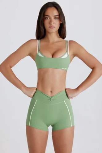 Mini-short Soft Active à effet torsadé sur le devant, vert