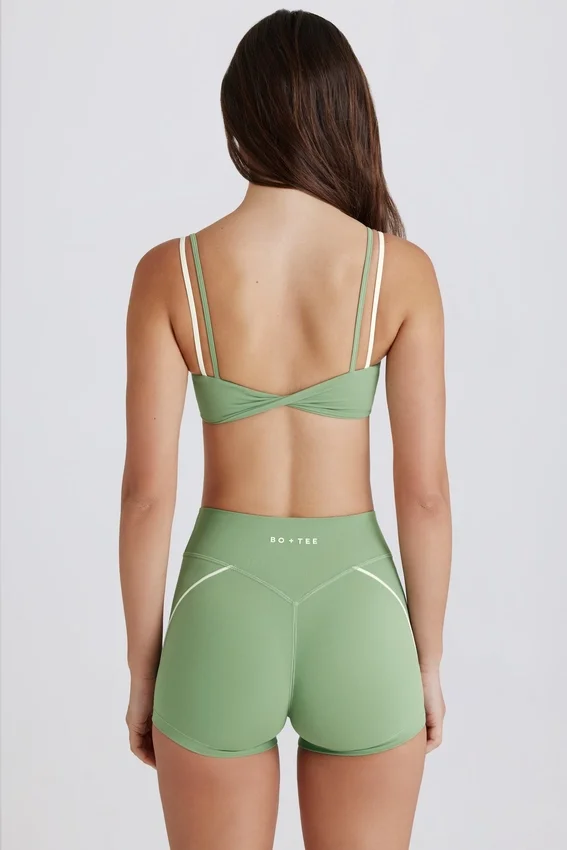 Mini-short Soft Active à effet torsadé sur le devant, vert Mini-short Soft Active à effet torsadé sur le devant, vert
