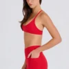 Mini-short Soft Active à poche et taille en V, couleur rouge fraise Mini-short Soft Active à poche et taille en V, couleur rouge fraise