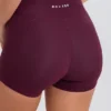 Mini-short Soft Active à taille en V et poches, couleur bordeaux Mini-short Soft Active à taille en V et poches, couleur bordeaux