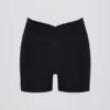 Mini-short Soft Active à taille en V et poches, noir Mini-short Soft Active à taille en V et poches, noir