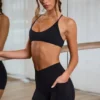 Mini-short Soft Active à taille en V et poches, noir Mini-short Soft Active à taille en V et poches, noir