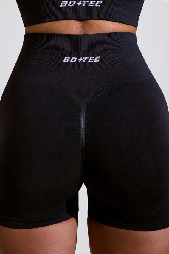 Mini-short taille haute Define Luxe en noir Mini-short taille haute Define Luxe en noir