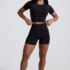 Mini-short taille haute Define Luxe en noir Mini-short taille haute Define Luxe en noir