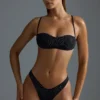 Oh Polly Maillot de bain : Bas de bikini cheeky à coupe haute en V orné de strass HOTFIX, couleur noir Oh Polly Maillot de bain : Bas de bikini cheeky à coupe haute en V orné de strass HOTFIX, couleur noir