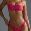 Oh Polly Maillots de bain : Bas de bikini cheeky échancré en V orné de strass HOTFIX, couleur sorbet framboise Oh Polly Maillots de bain : Bas de bikini cheeky échancré en V orné de strass HOTFIX, couleur sorbet framboise