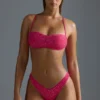 Oh Polly Maillots de bain : Bas de bikini cheeky échancré en V orné de strass HOTFIX, couleur sorbet framboise Oh Polly Maillots de bain : Bas de bikini cheeky échancré en V orné de strass HOTFIX, couleur sorbet framboise