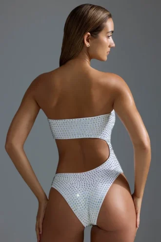 Oh Polly Swim : Maillot de bain 1 pièce échancré et orné de strass HOTFIX Edition, en blanc