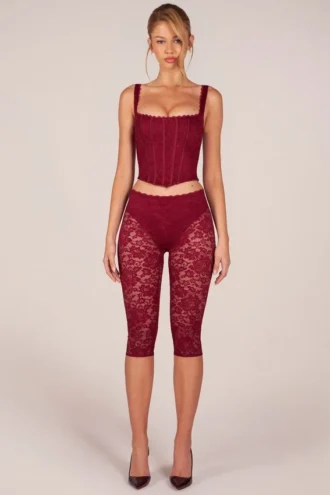 Pantalon capri à dentelle Annalisa  en rouge cerise