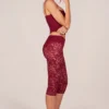 Pantalon capri à dentelle Annalisa  en rouge cerise