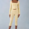 Pantalon capri Selene en maille, taille mi-haute, jaune beurre