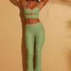 Pantalon court Zuni à lacets dans le dos, vert Pantalon court Zuni à lacets dans le dos, vert