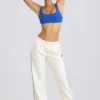 Pantalon de jogging blanc à taille mi-haute et coupe droite Pantalon de jogging blanc à taille mi-haute et coupe droite