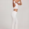 Pantalon droit à taille mi-haute Hollis en blanc