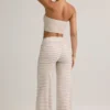Pantalon large à revers Melida en modal, rayures roses et jaunes Pantalon large à revers Melida en modal, rayures roses et jaunes