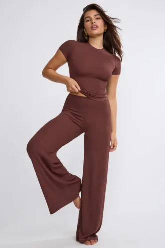 Pantalon large taille moyenne Nour Tall, couleur chocolat