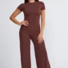 Pantalon large taille moyenne Nour Tall, couleur chocolat