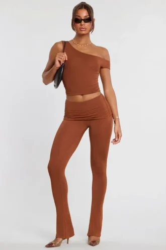 Pantalon taille moyenne Anona en mélange de modal et de cachemire, couleur marron châtaigne
