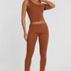Pantalon taille moyenne Anona en mélange de modal et de cachemire, couleur marron châtaigne