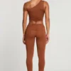 Pantalon taille moyenne Anona en mélange de modal et de cachemire, couleur marron châtaigne