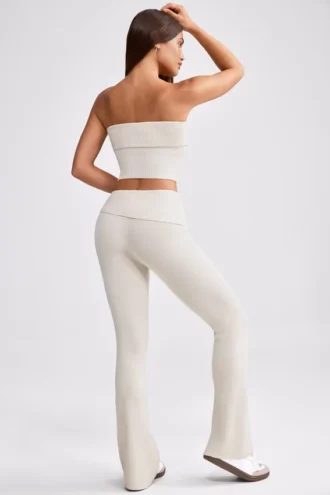 Pantalon évasé à revers en maille épaisse, couleur crème