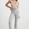 Pantalon évasé à revers en maille épaisse, gris chiné Pantalon évasé à revers en maille épaisse, gris chiné