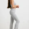 Pantalon évasé à revers en maille épaisse, gris chiné Pantalon évasé à revers en maille épaisse, gris chiné