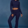 Pantalon évasé à revers en maille torsadée bleu marine