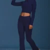 Pantalon évasé à revers en maille torsadée bleu marine