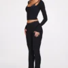 Pantalon évasé taille mi-haute Philippa en modal noir Pantalon évasé taille mi-haute Philippa en modal noir