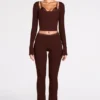 Pantalon évasé taille moyenne en modal Philippa, couleur chocolat Pantalon évasé taille moyenne en modal Philippa, couleur chocolat