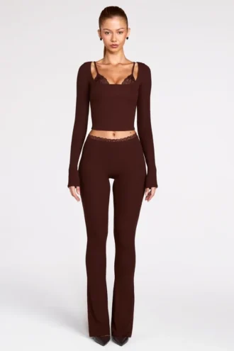 Pantalon évasé taille moyenne en modal Philippa, couleur chocolat