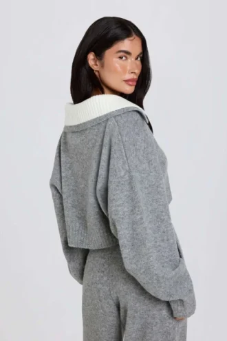 Pull court à col superposé en maille douce, gris