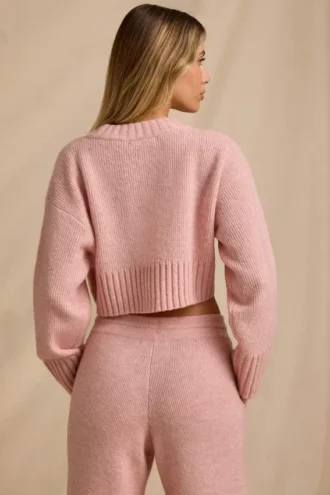 Pull court en maille côtelée rose poudré