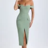 Rasine Robe mi-longue à épaules dénudées en vert kaki Rasine Robe mi-longue à épaules dénudées en vert kaki