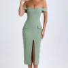 Rasine Robe mi-longue à épaules dénudées en vert kaki Rasine Robe mi-longue à épaules dénudées en vert kaki