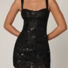 Robe A-line Adia ornée de paillettes, en noir Robe A-line Adia ornée de paillettes, en noir