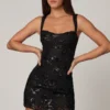 Robe A-line Adia ornée de paillettes, en noir Robe A-line Adia ornée de paillettes, en noir