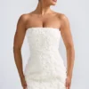 Robe A-line à bandeau et appliqués floraux Azaelea en blanc Robe A-line à bandeau et appliqués floraux Azaelea en blanc