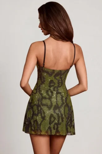 Robe A-line à col bénitier et ornements Dianora, imprimé serpent vert