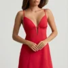 Robe A-line dos nu à volants Seliora, rouge écarlate Robe A-line dos nu à volants Seliora, rouge écarlate