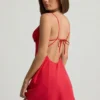 Robe A-line dos nu à volants Seliora, rouge écarlate Robe A-line dos nu à volants Seliora, rouge écarlate