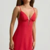 Robe A-line dos nu à volants Seliora, rouge écarlate Robe A-line dos nu à volants Seliora, rouge écarlate