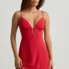 Robe A-line dos nu à volants Seliora, rouge écarlate Robe A-line dos nu à volants Seliora, rouge écarlate