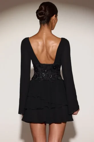 Robe A-line en mousseline de soie Reinara avec corset orné, en noir