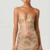 Robe A-line à encolure en cœur et ornements Harlie en rose Hotfix Robe A-line à encolure en cœur et ornements Harlie en rose Hotfix
