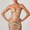 Robe A-line à encolure en cœur et ornements Harlie en rose Hotfix Robe A-line à encolure en cœur et ornements Harlie en rose Hotfix