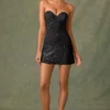 Robe A-line à encolure en cœur et ornements Viela en noir Robe A-line à encolure en cœur et ornements Viela en noir